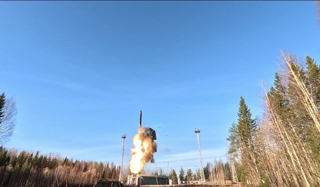 Rus uzmanlar, Rusya'nın yeni füze sistemlerini test etmesinin ABD'ye karşı güçlü mesaj olduğu görüşünde