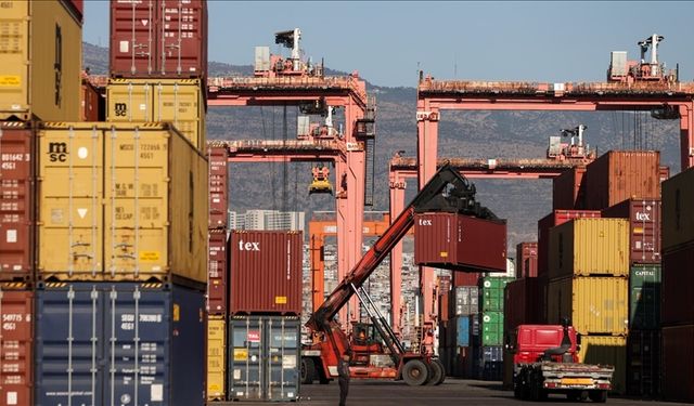 Serbest bölgelerde 10 aylık ticaretin yaklaşık yarısını ihracat oluşturdu