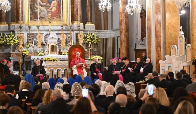 Vatikan Devlet Başkanı Papa 14. Leo, İstanbul'da Kutsal Ruh Katolik Kilisesi'nde hitapta bulundu