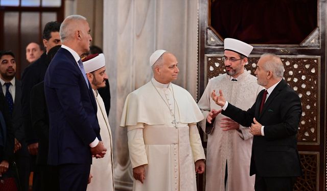 Vatikan Devlet Başkanı Papa 14. Leo, Sultanahmet Camisi'ni ziyaret etti
