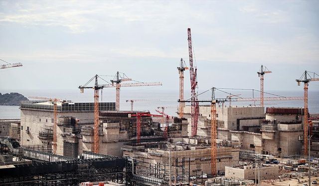 Türkiye'nin iletim sistemine enerji aktaracak Akkuyu NGS'deki tesise elektrik verildi