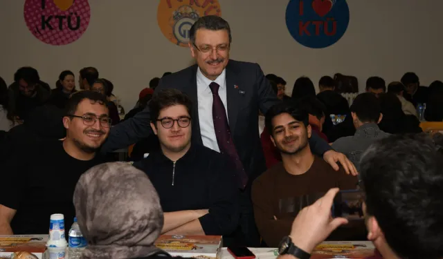 Başkan Genç, KTÜ'lü öğrencilerle iftar sofrasında buluştu