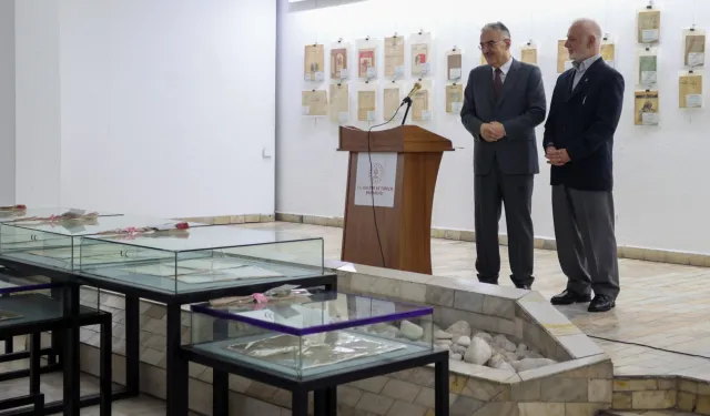 Bursa'da Osmanlıca dergi ve gazete sergisi açıldı