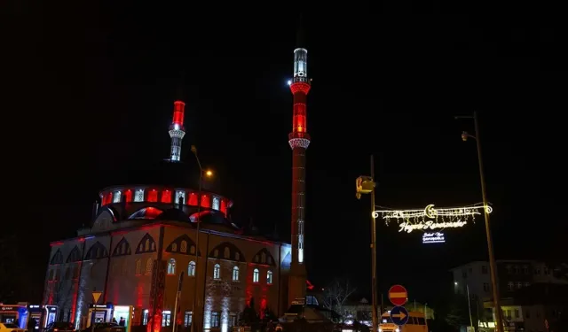 Denizli'de ramazan coşkusu ışıklarla taçlandı