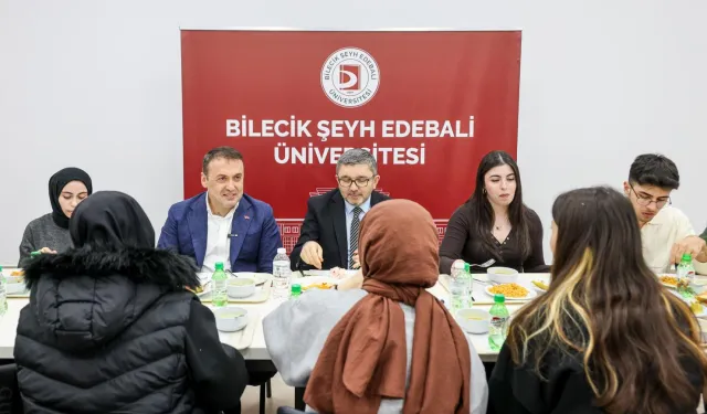 Vali Sözer öğrencilerle aynı sofrada buluştu