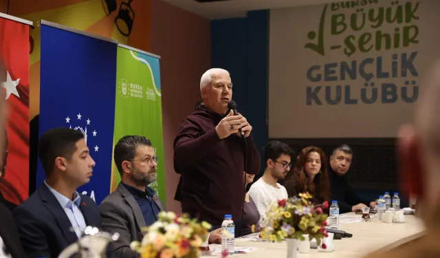 Bursa'da Başkan Bozbey gençlere sahurda buluştu