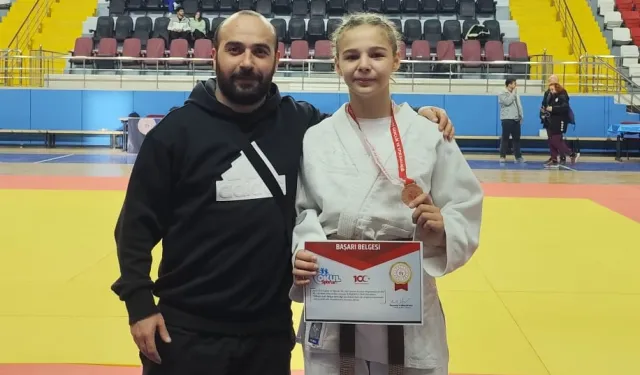 İzmitli Özge Çolak Judoda Türkiye üçüncüsü oldu