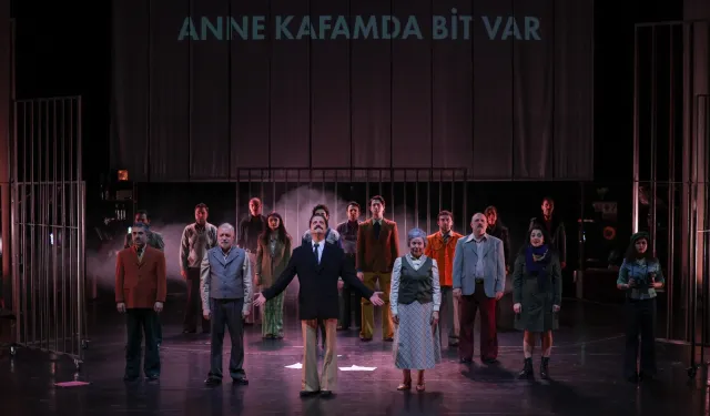 Tarık Akan'ın hayatı tiyatro sahnesinde