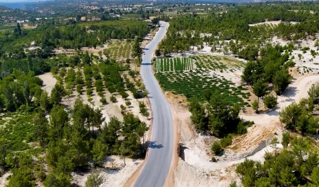 Mersin Gülnar'da yol ağı güçleniyor