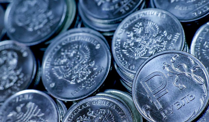 Rus ekonomisi 2024'te 200 trilyon ruble büyüklüğe ulaştı
