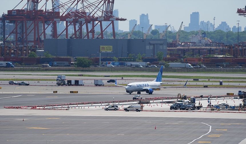 ABD'de teknik sorunların yaşandığı Newark Liberty Uluslararası Havalimanı'nda uçuşlar azaltılacak