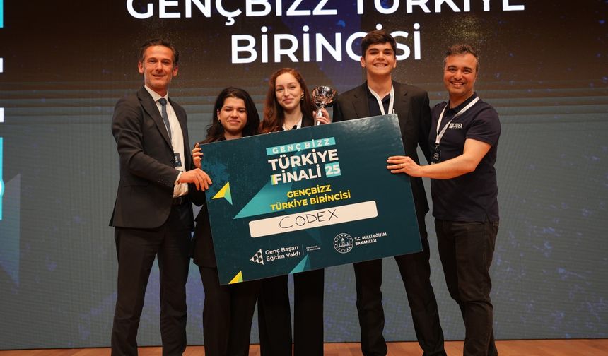 Bilfen Üsküdar Fen Lisesi öğrencileri "Yılın Girişimi" ödülü kazandı