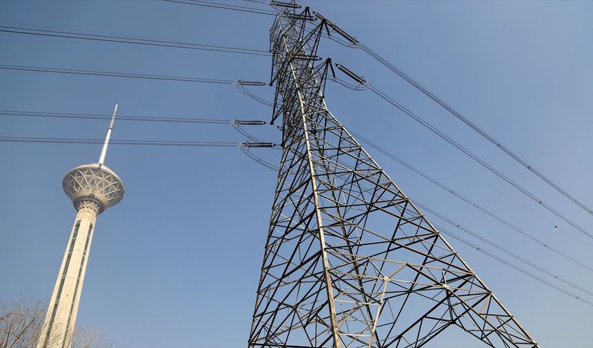 Enerji sıkıntısı yaşanan İran'da, aşırı tüketimde bulunan yüzlerce evin elektriği kesildi