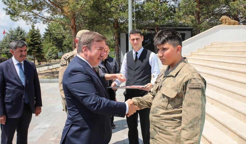 Erzincan'da engelli kişinin askerlik hayali gerçekleştirildi