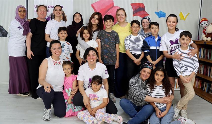 Farklı illerden anneler depremde öksüz kalan çocukları sevindirmek için Hatay'da buluştu