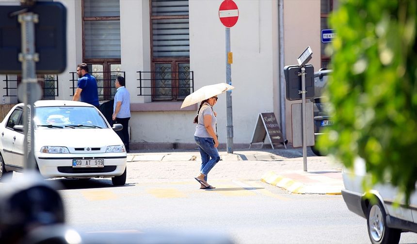 Hafta sonu Ege'deki bazı ilçelerde mayıs ayı sıcaklık rekoru bekleniyor