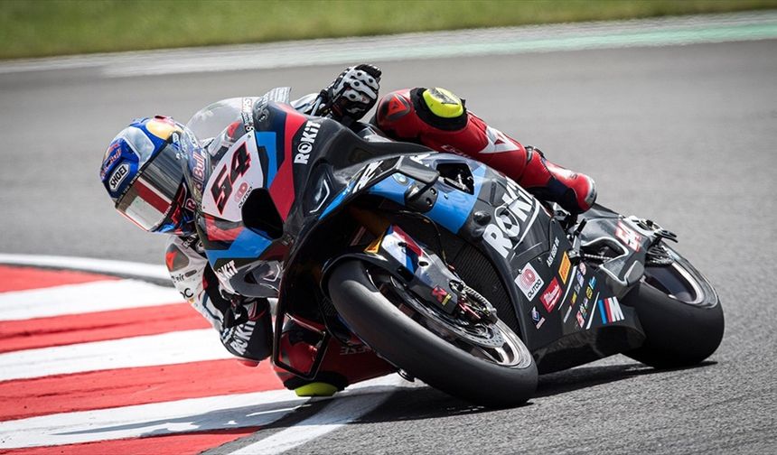 Milli motosikletçi Toprak Razgatlıoğlu, Çekya'da superpole yarışını da kazandı