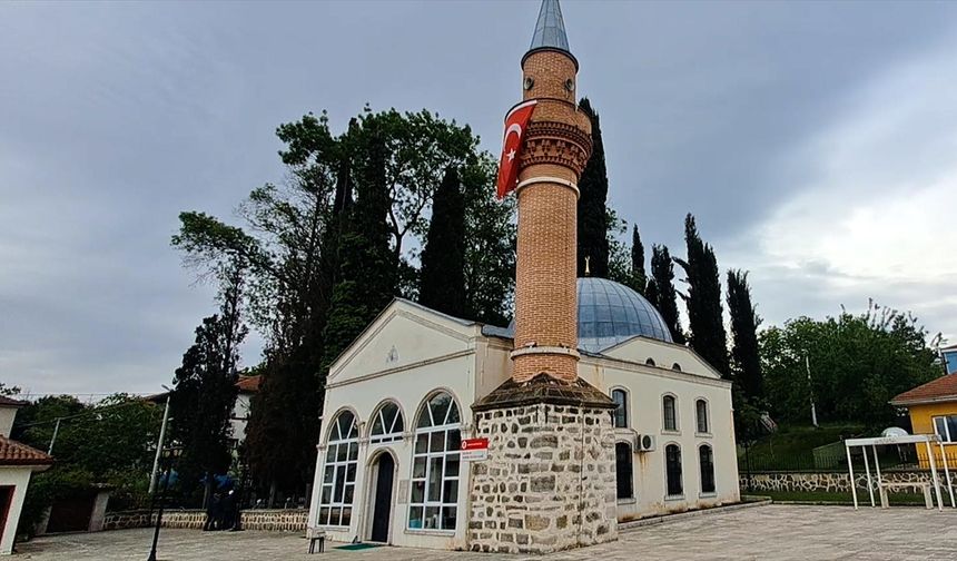 Sakarya'da padişahın eşi tarafından inşa ettirilen Rahime Sultan Camisi 133 yıldır ayakta