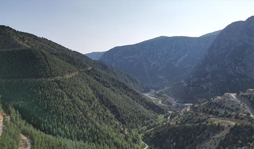 Doğa tutkunları bayram tatilinde Kahramanmaraş'taki Kale Boynu Kanyonu'nu tercih etti
