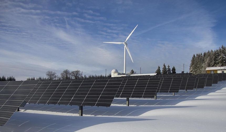Dünyada yapımı süren 3 enerji projesinden 2'si temiz kaynaklı