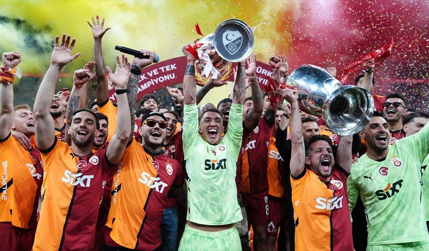 Galatasaray, sezonu çifte kupa mutluluğuyla kapattı