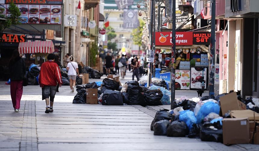 İzmir'de yaklaşık 23 bin işçinin grevi dördüncü gününde