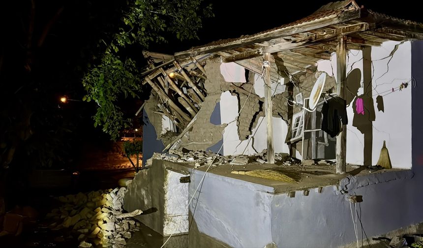 Kırşehir'de sel nedeniyle 1 ev çöktü, hasar gören 3 ev boşaltıldı