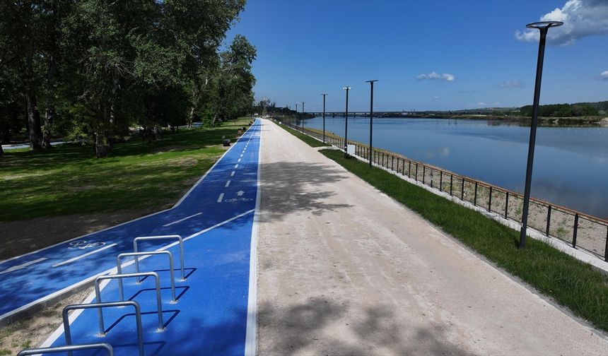 Meriç Nehri ile bütünleşik Edirne Millet Bahçesi yarın açılıyor