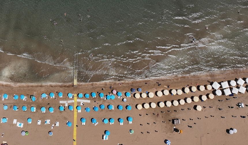 Mersin'in 11 mavi bayraklı plajı yerli ve yabancı turistleri ağırlayacak