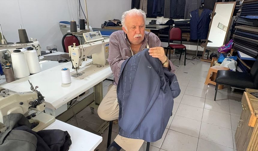 Giresunlu terzi mesleğini 59 yıldır sürdürüyor