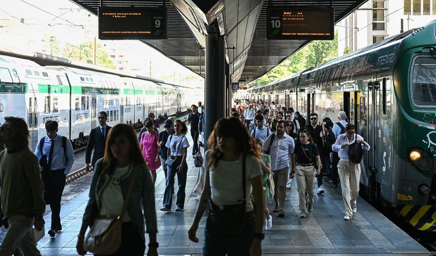 İtalya'da demir yolu sektöründe çalışanlar greve gitti