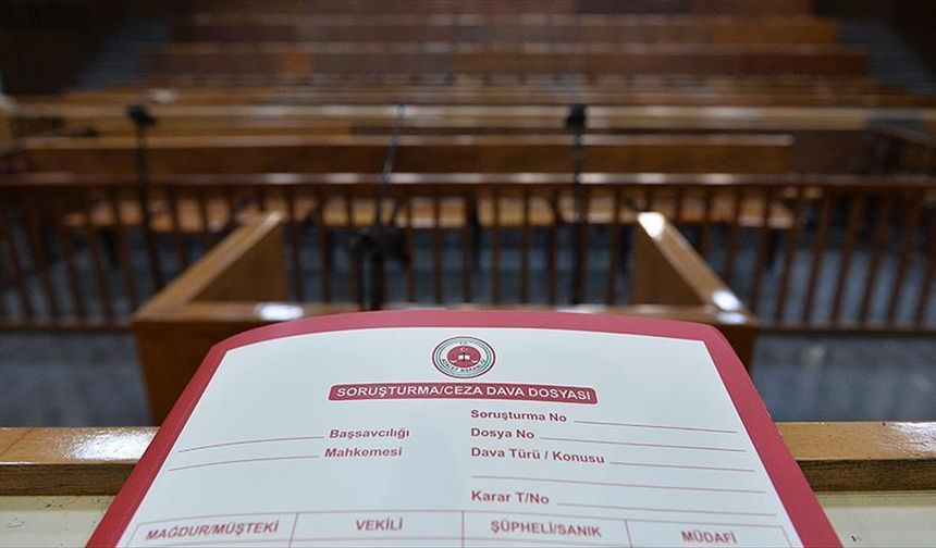 İzmir Büyükşehir Belediyesine yönelik "yolsuzluk" soruşturmasında şüphelilere 14 yıla kadar hapis talebi