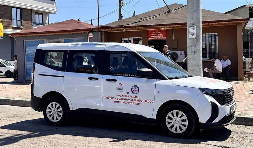 Kocaeli'de mobil nüfus aracı, hizmeti kırsaldaki vatandaşın ayağına götürüyor
