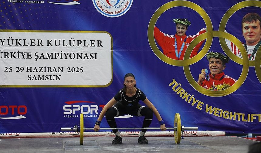 Türkiye'de kadın halterci sayısı artıyor