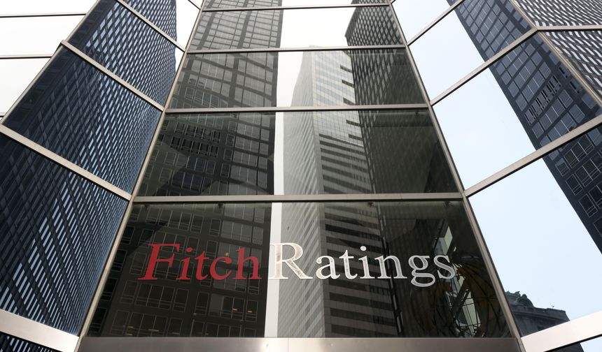 Fitch İngiltere'nin kredi notunu teyit etti