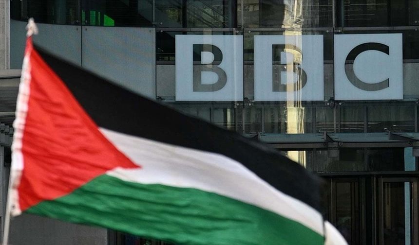 İngiltere'de lise öğrencisi, canlı yayında BBC'yi Gazze'deki soykırımın 'suç ortağı' olmakla suçladı