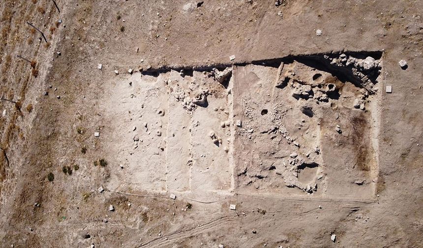 Denizli'deki arkeolojik kazılarda 4500 yıllık yanmış ev kalıntısı bulundu