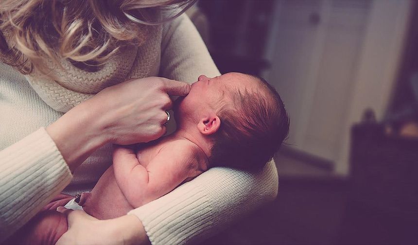 Doğurganlık çağında doğurmak ve emzirmek meme kanseri riskini azaltıyor