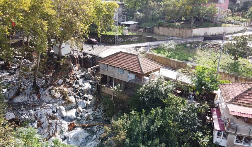 Hatay'da sağanaktan etkilenen yerlerde temizlik ve iyileştirme çalışmaları sürüyor