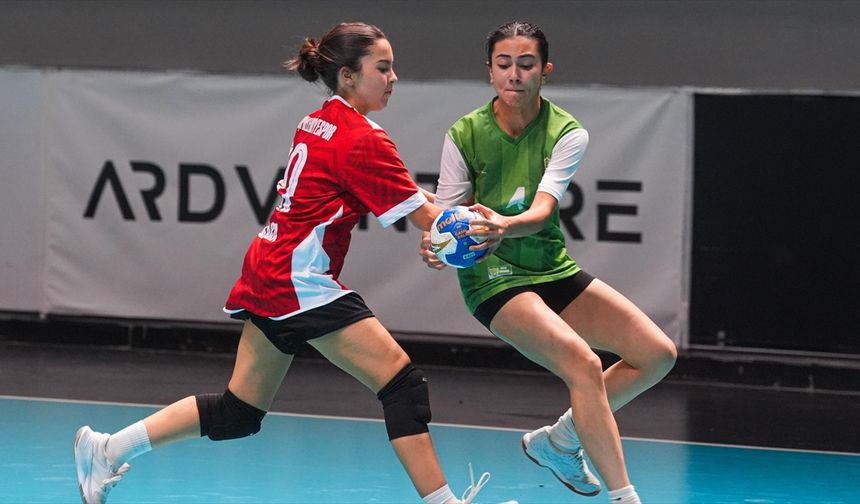 Hentbol altyapısı için ülke genelinde İspanyol sistemiyle çocuklar seçiliyor