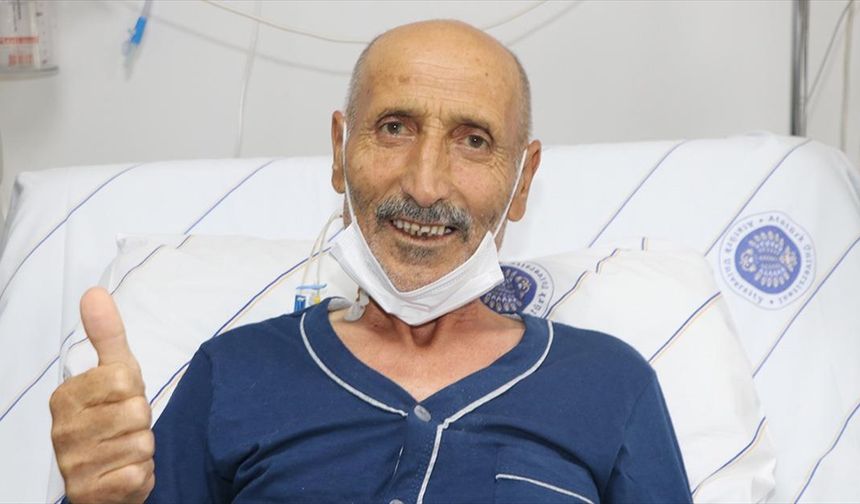 Lösemiyi yenen 8 çocuk babası, organ bağışıyla karaciğer yetmezliğini de aştı