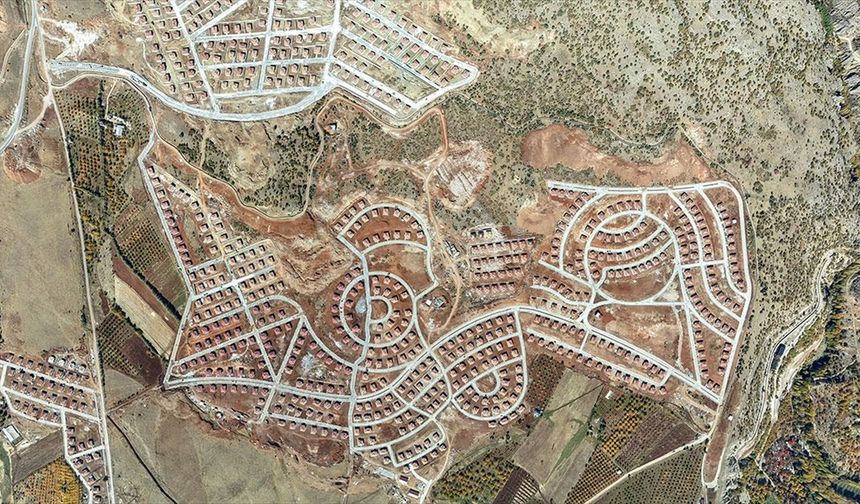 Malatya'da yapılan deprem bölgesinin en büyük köy konutu projesinde sona yaklaşıldı