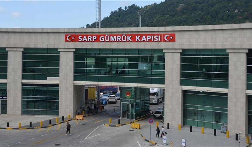 Sarp Sınır Kapısı'ndan 9 ayda 4 milyona yakın yolcu geçişi oldu