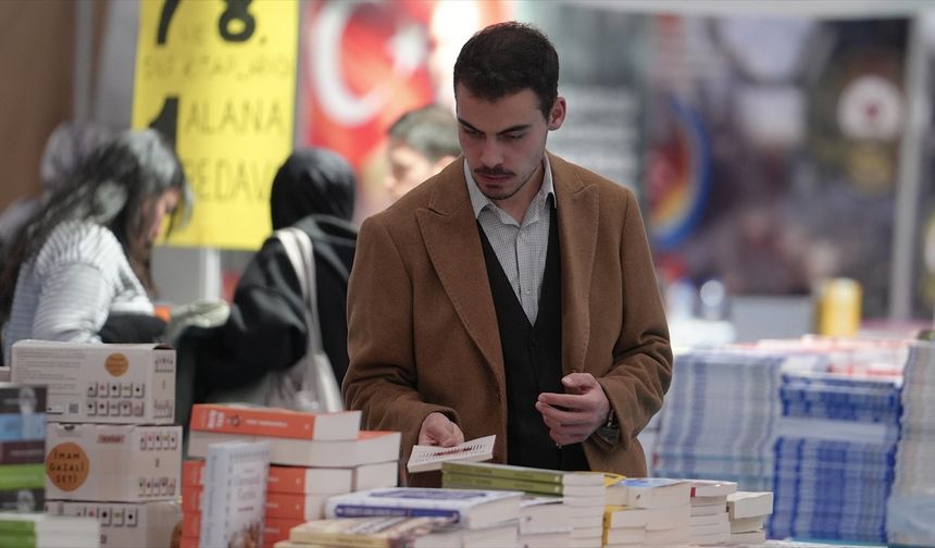 '7. Doğu Anadolu Erzurum Kitap Fuarı' 5 günde 75 bin kişiyi ağırladı