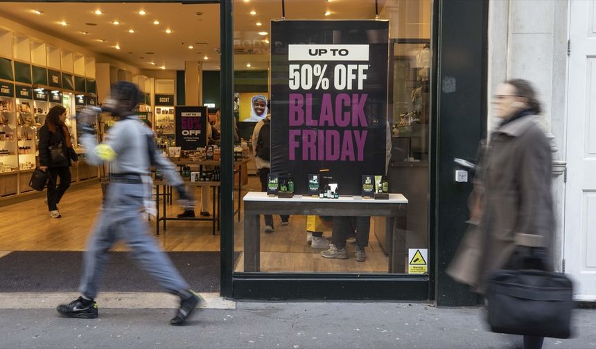 ABD'li tüketiciler 'Black Friday'de milyarlarca dolar harcadı
