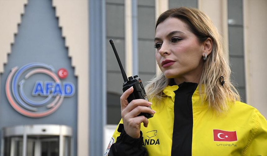 Düzce depreminde yaşadığı acıları, insani yardım ve arama kurtarma çalışmalarıyla hafifletiyor