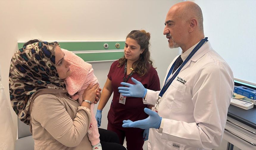 Evinde çıkan yangında vücudu yanan 2 yaşındaki Meryem, 'hassas' tedaviyle iyileşti