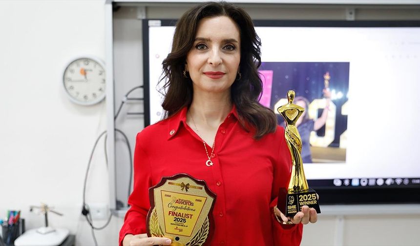 Hacer öğretmen, Birleşik Krallık'ta 'Küresel Yaşam Boyu Başarı' ödülüne layık görüldü