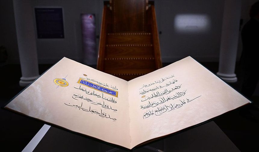 İslam sanatının mirasını yansıtan eserler, Londra'daki dünyaca ünlü müzayede evinde sergileniyor