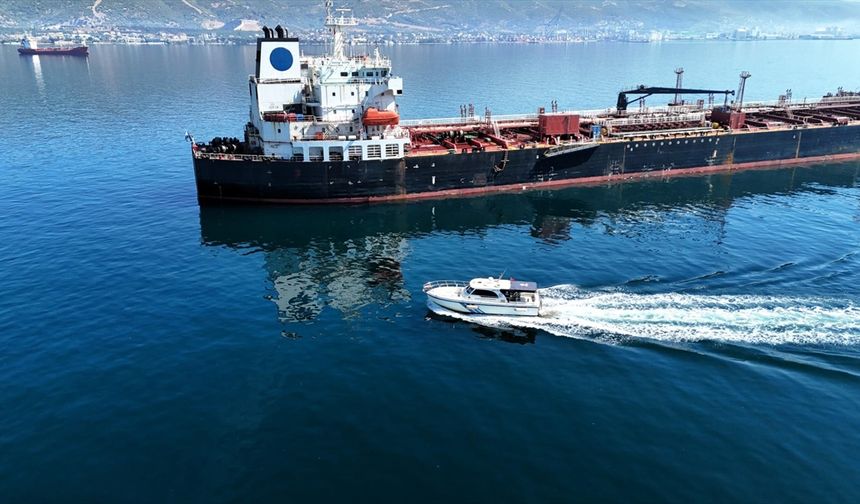 İzmit Körfezi'nden 7 bin 90 metreküp atık ayrıştırıldı